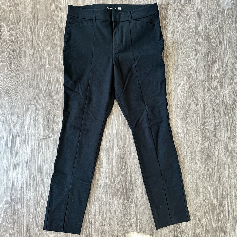 Like new, split hem, black pixie pants - Picture 3 of 4